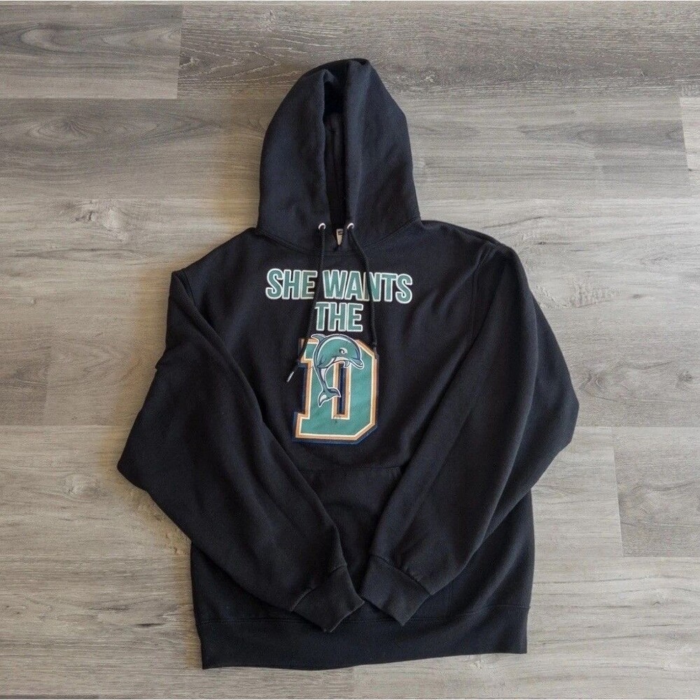 Graphic “She Wants The D” Medium Black Pullover Hoodie